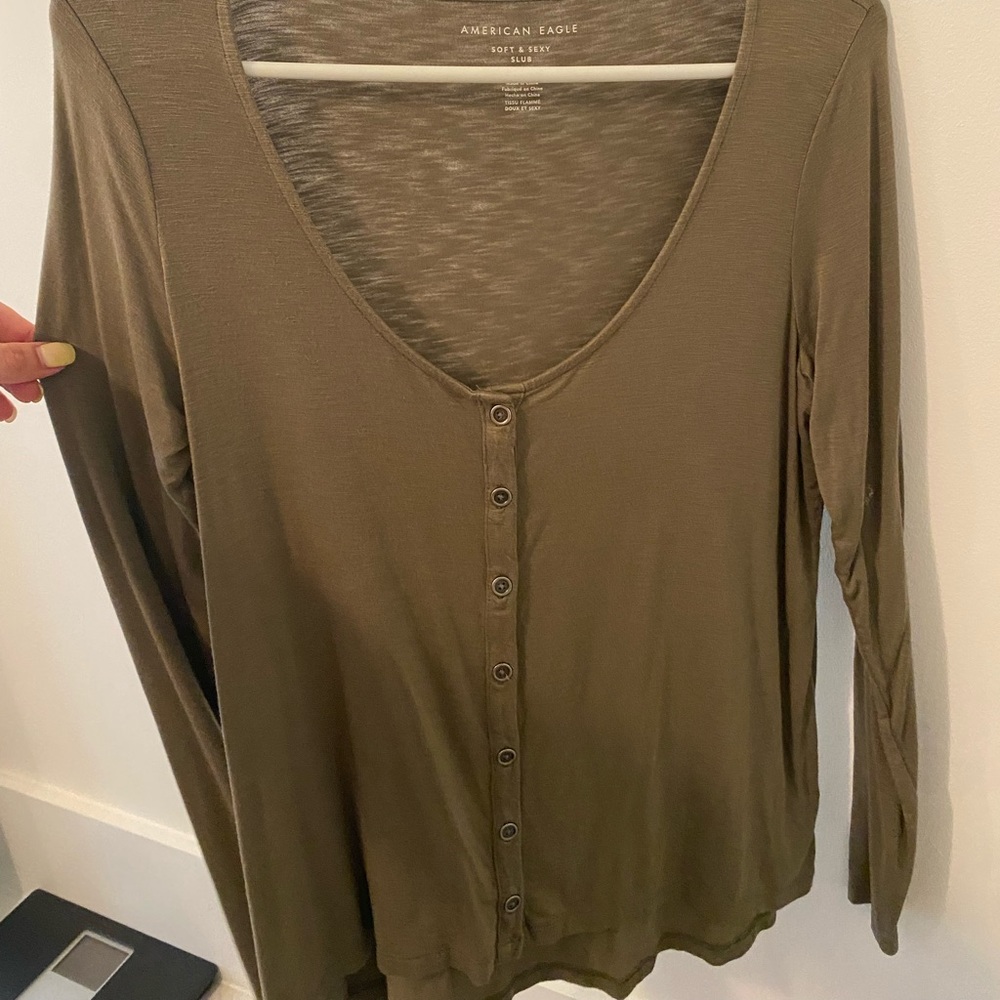 green button up